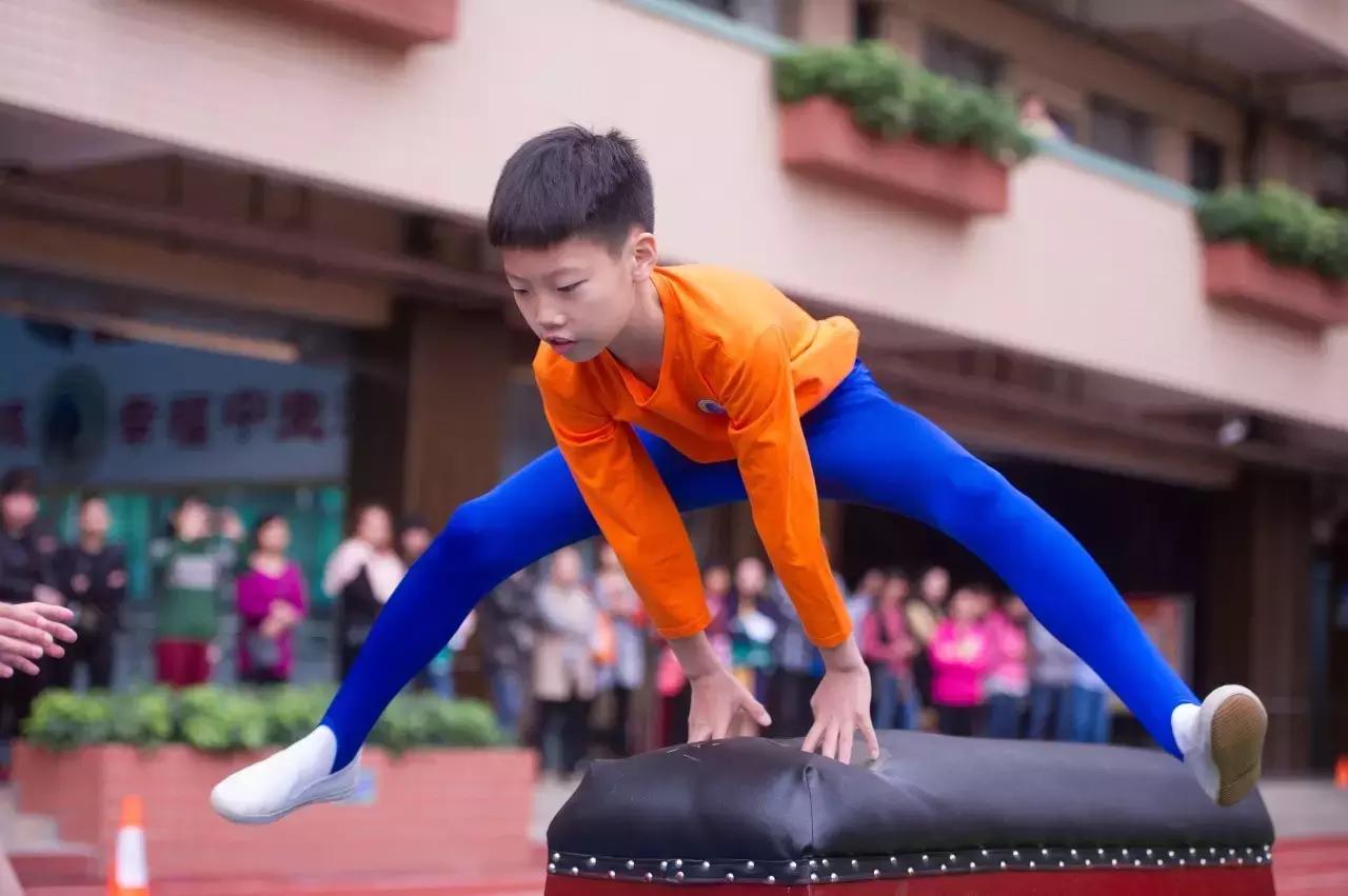 上场团体操音乐学生怎么练_学生团体操上场音乐_上场团体操音乐学生叫什么