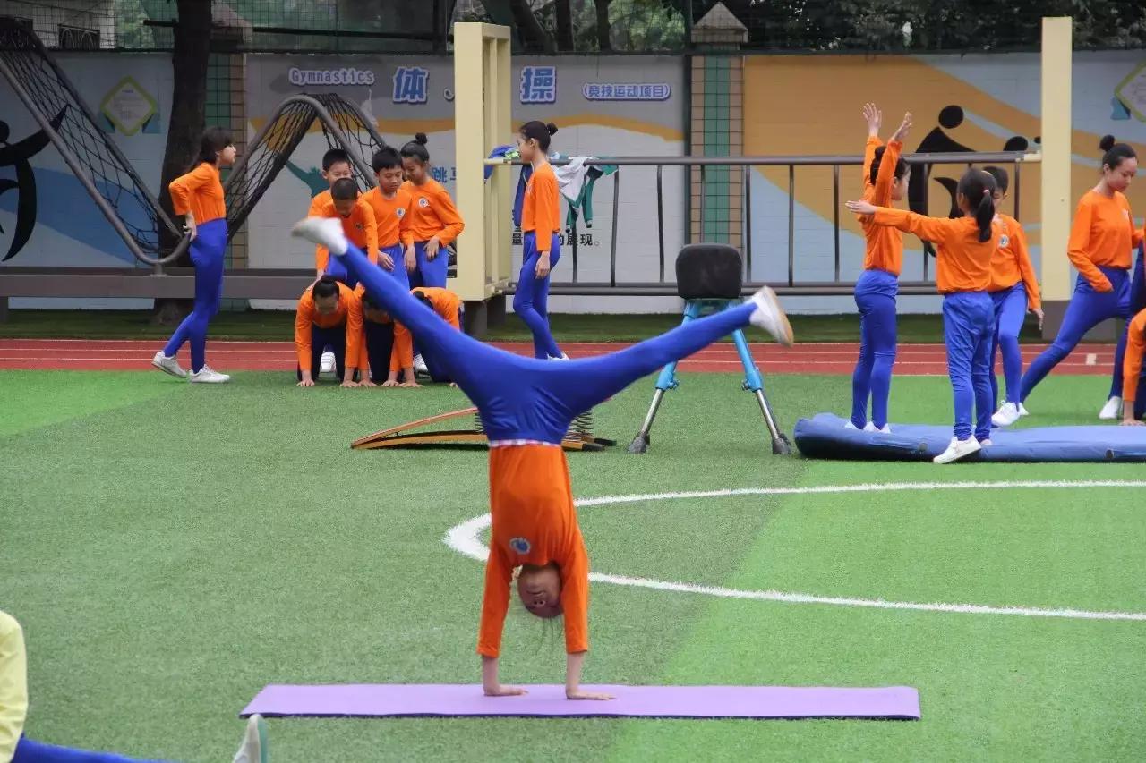 上场团体操音乐学生叫什么_学生团体操上场音乐_上场团体操音乐学生怎么练