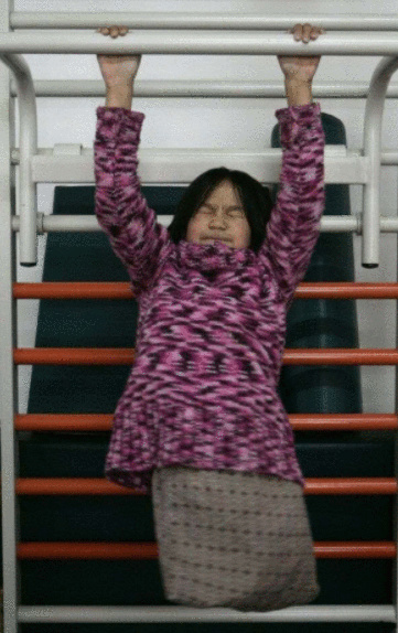 残疾女孩游泳冠军_中国残疾人游泳运动女冠军视频_残疾游泳冠军女子