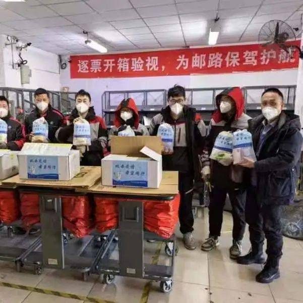 快递和外卖员的生活趣事_快递员送外卖的故事_写快递员或外卖员的作文